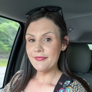 Meet your Posher, Kendra